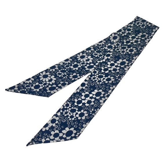 70s Flower Power Navy & White Daisy Print Accent Scarf - Picture 4 of 10